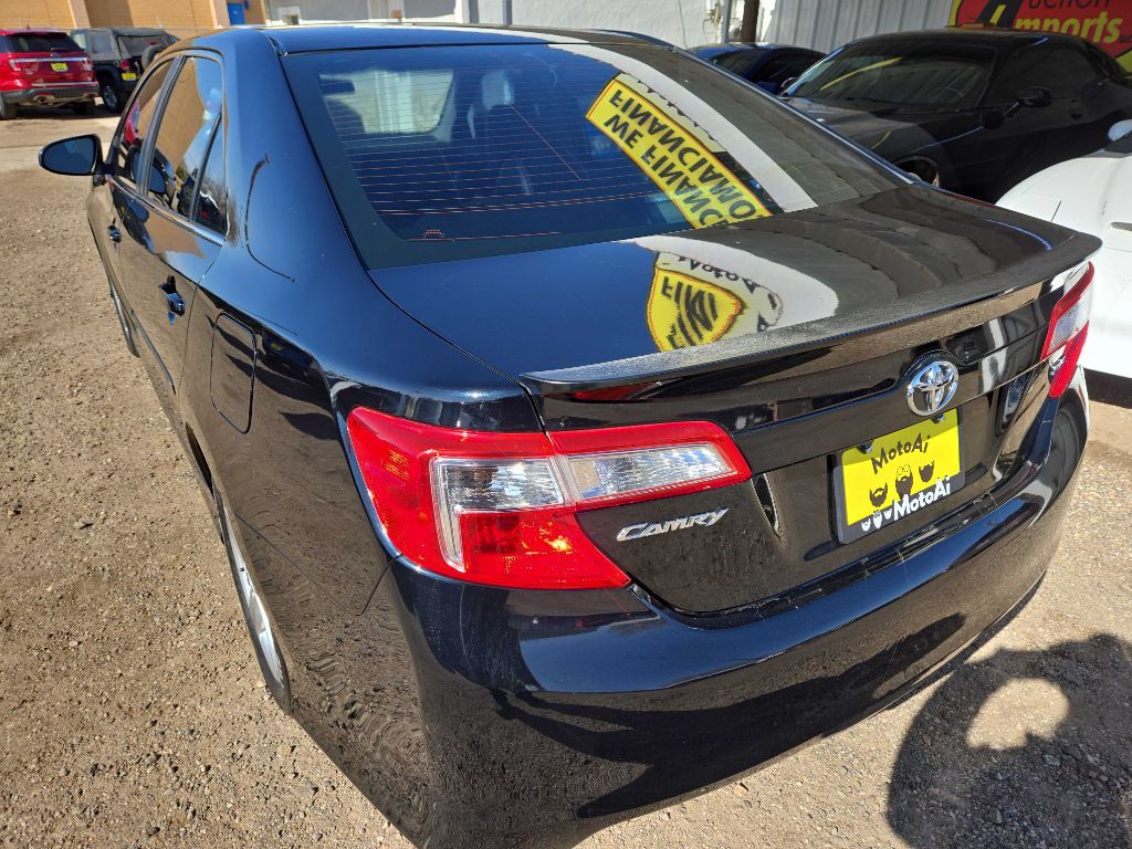 2012 Toyota Camry Image 2