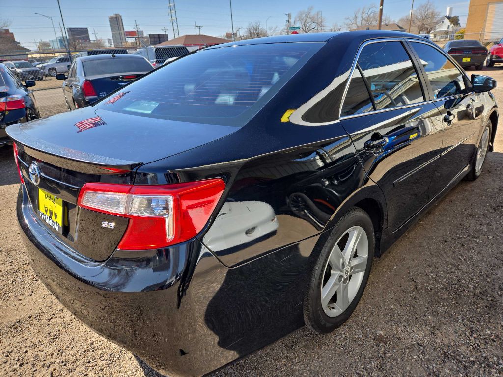 2012 Toyota Camry Image 4