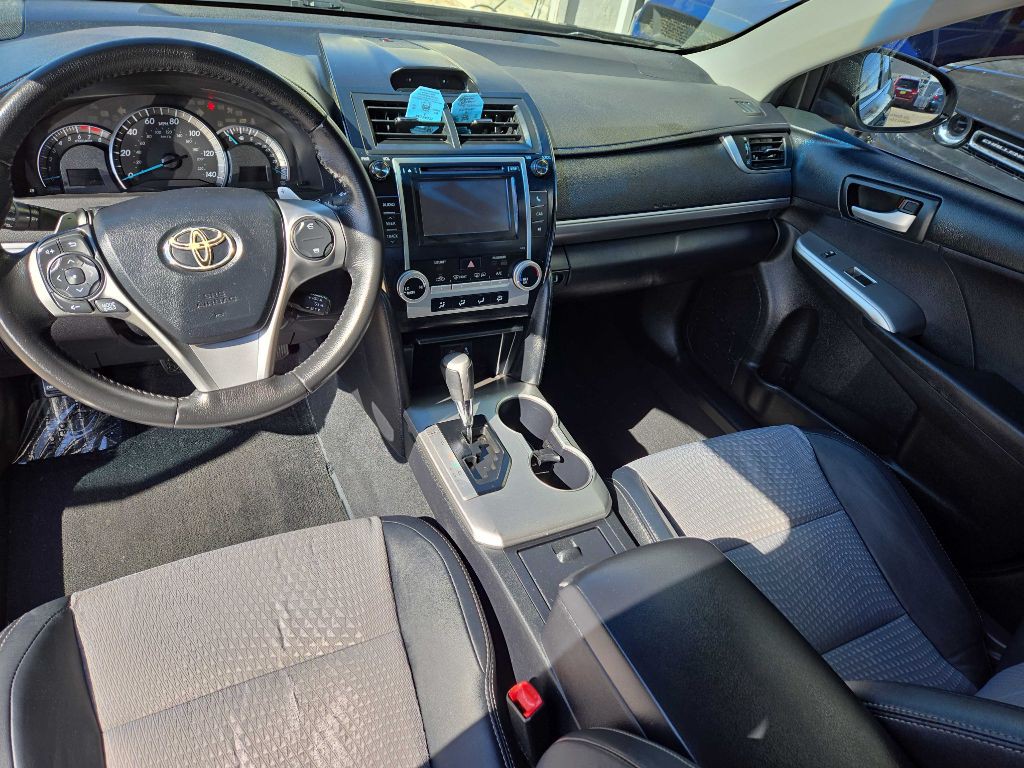2012 Toyota Camry Image 10