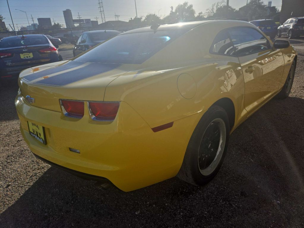 2011 Chevrolet Camaro Image 3