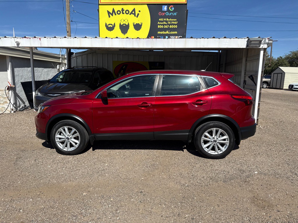 2019 Nissan Rogue Image 1
