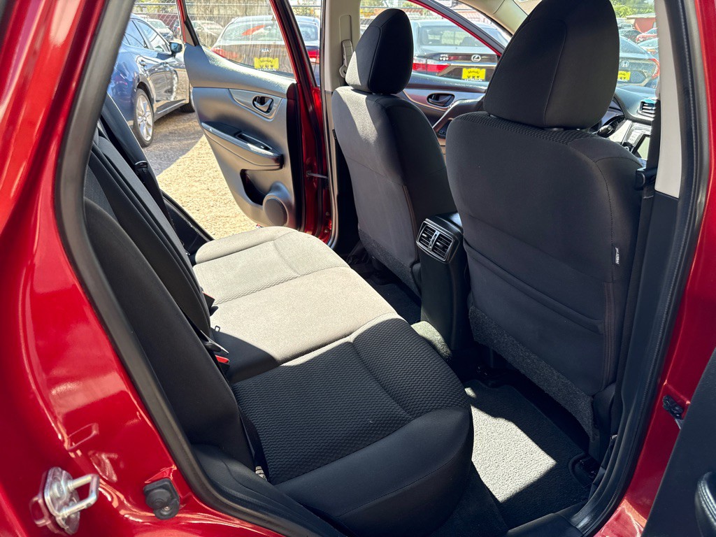 2019 Nissan Rogue Image 11