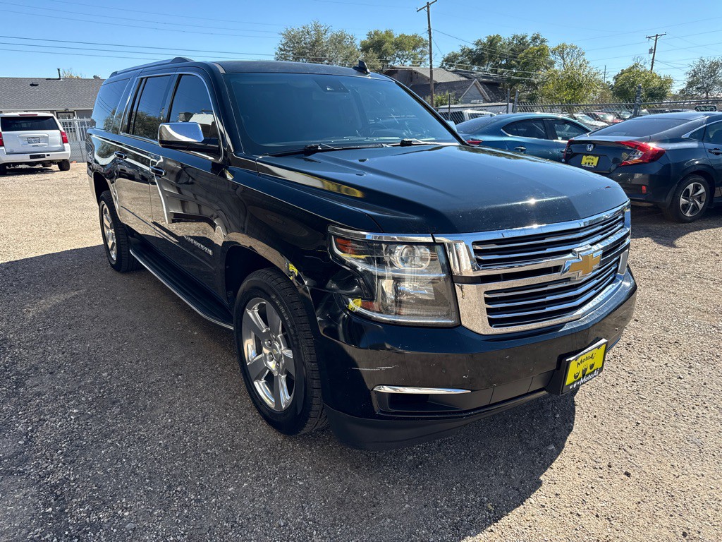 2017 Chevrolet Suburban Image 4