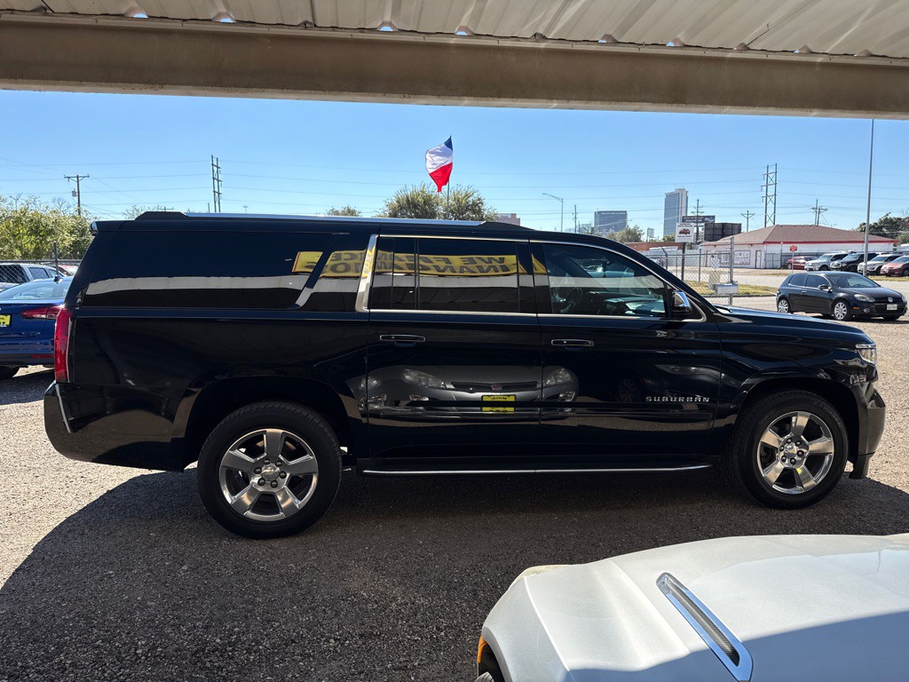 2017 Chevrolet Suburban Image 5