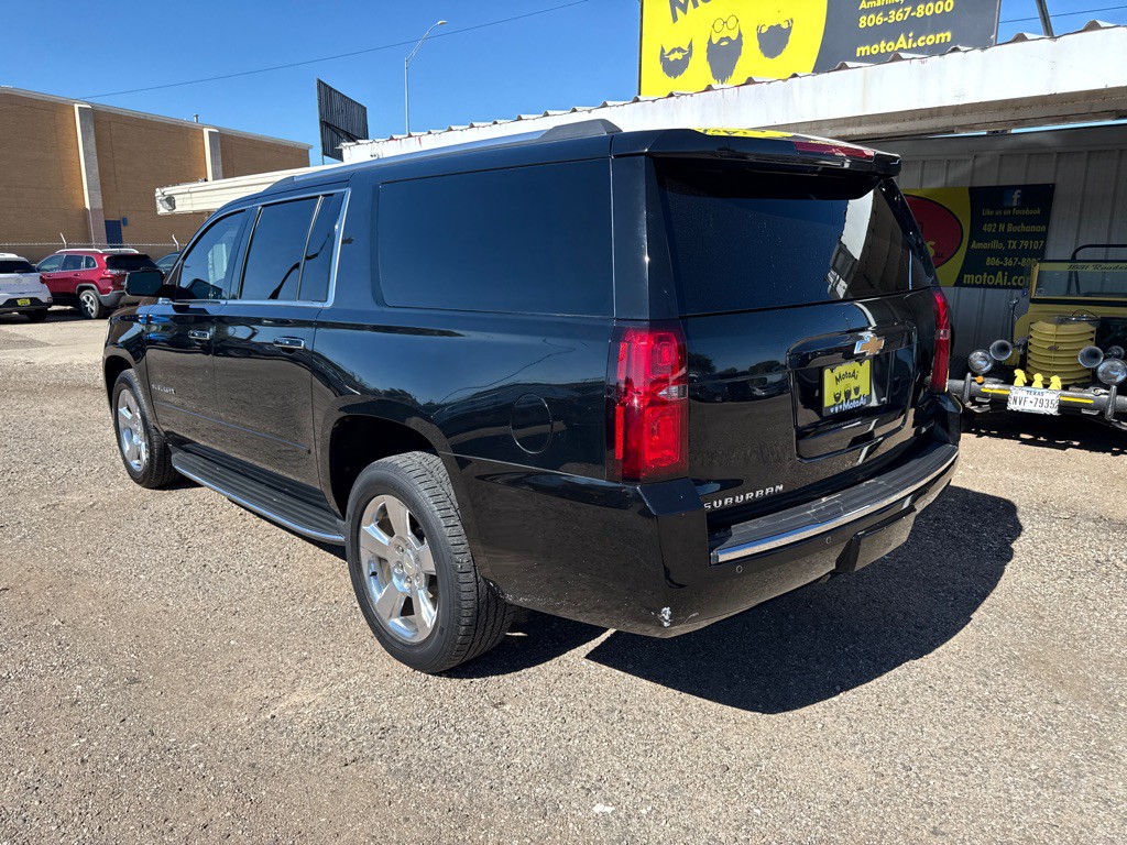 2017 Chevrolet Suburban Image 8