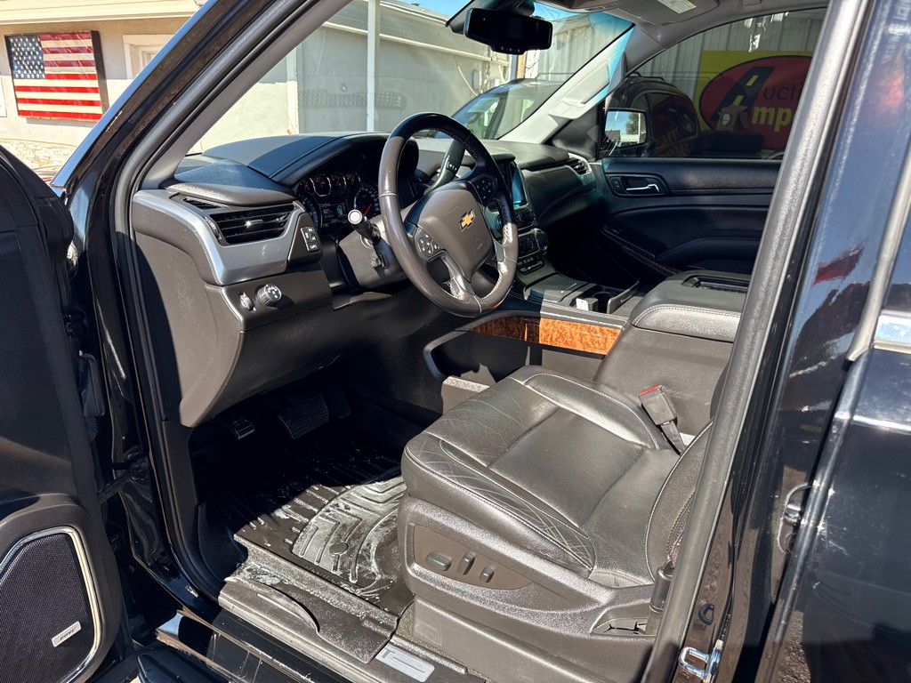 2017 Chevrolet Suburban Image 9