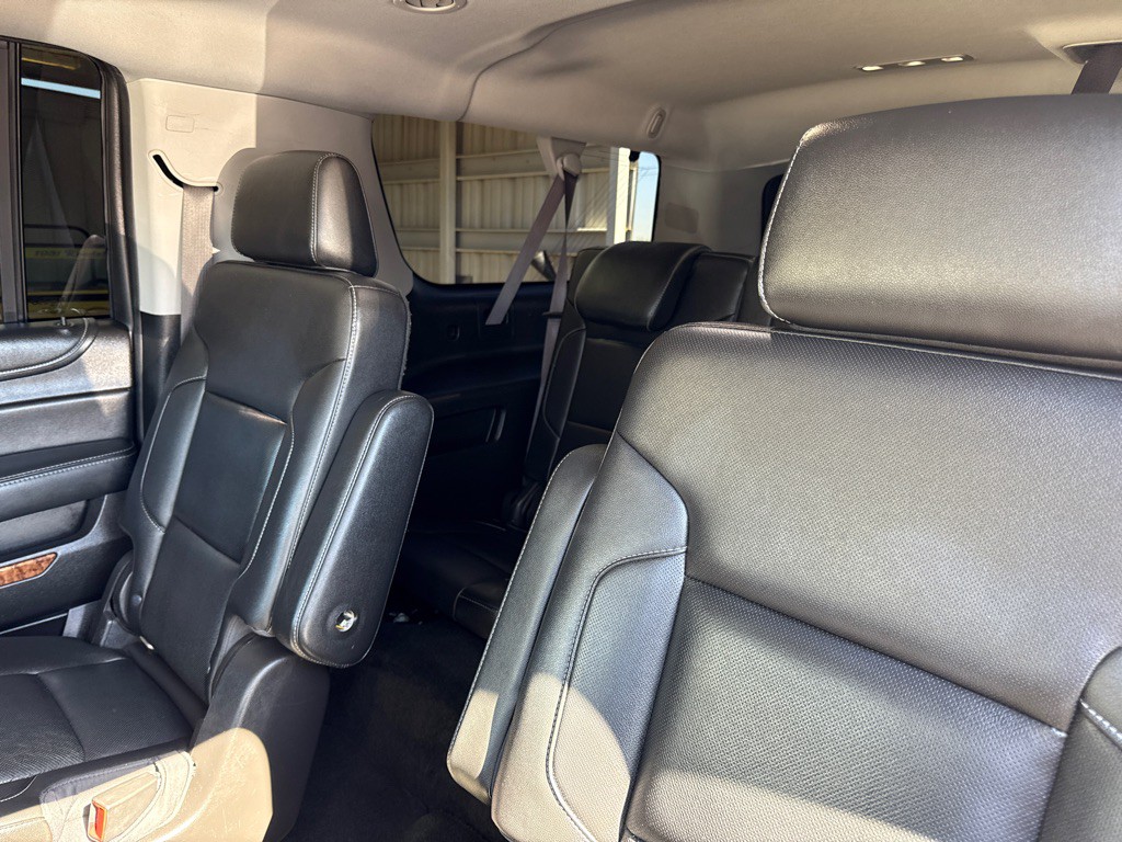 2017 Chevrolet Suburban Image 11