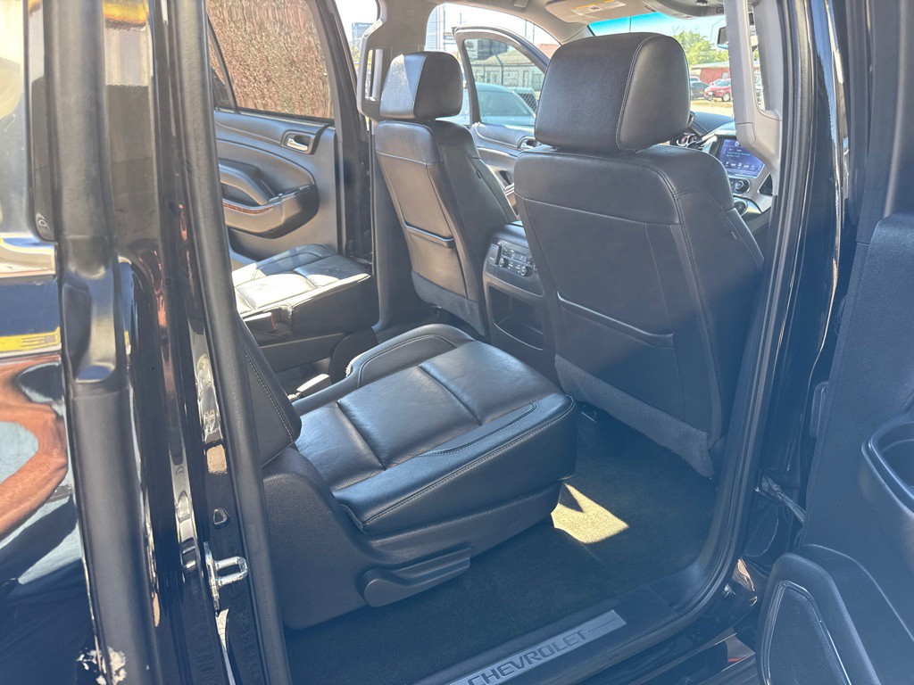 2017 Chevrolet Suburban Image 13