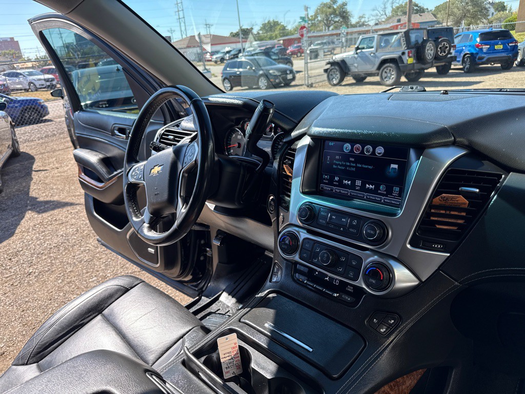 2017 Chevrolet Suburban Image 15