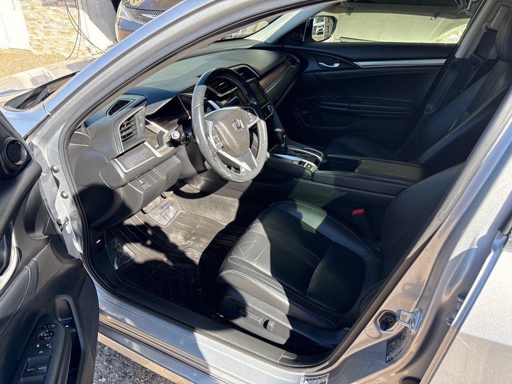 2018 Honda Civic Image 9