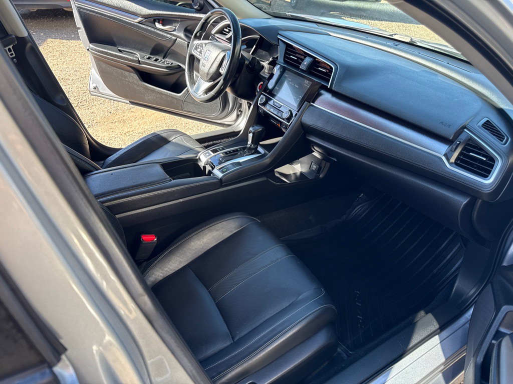 2018 Honda Civic Image 12