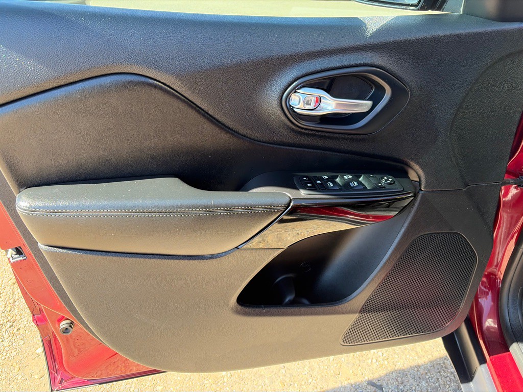 2020 Jeep Cherokee Image 12