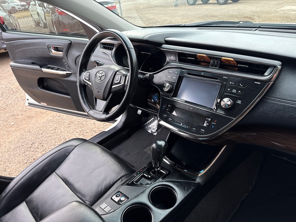 2015 Toyota Avalon Image 13