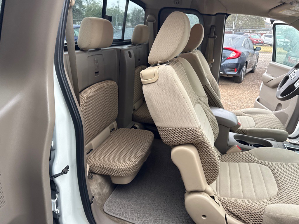 2013 Nissan Frontier Image 12