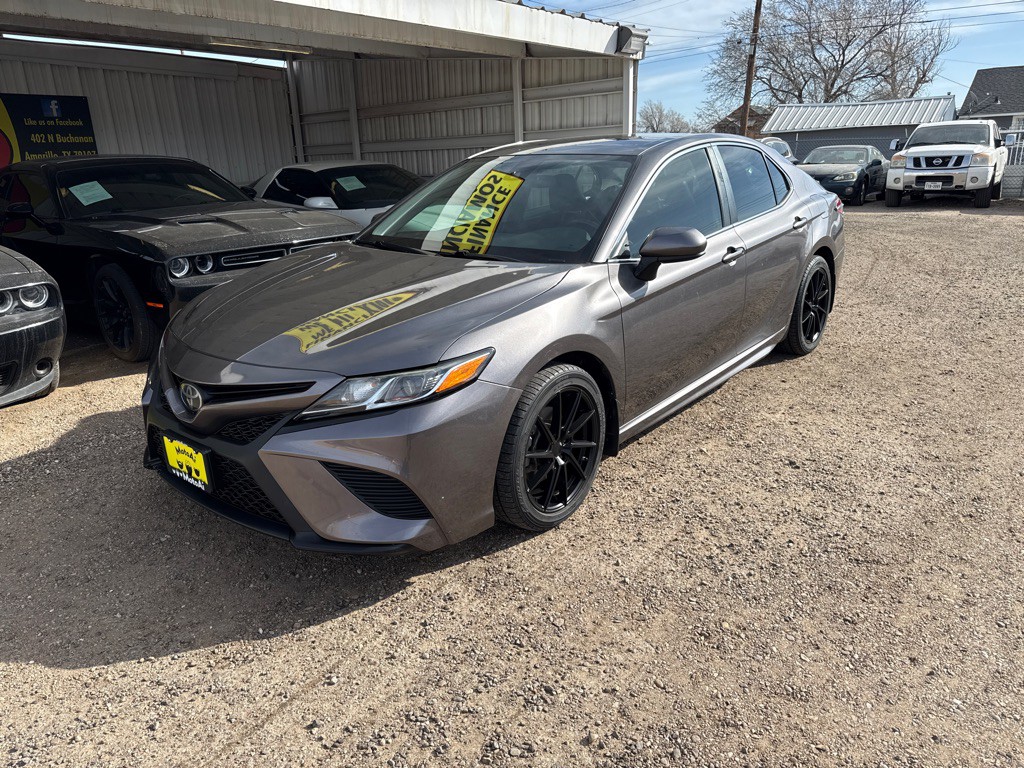 2019 Toyota Camry Image 2