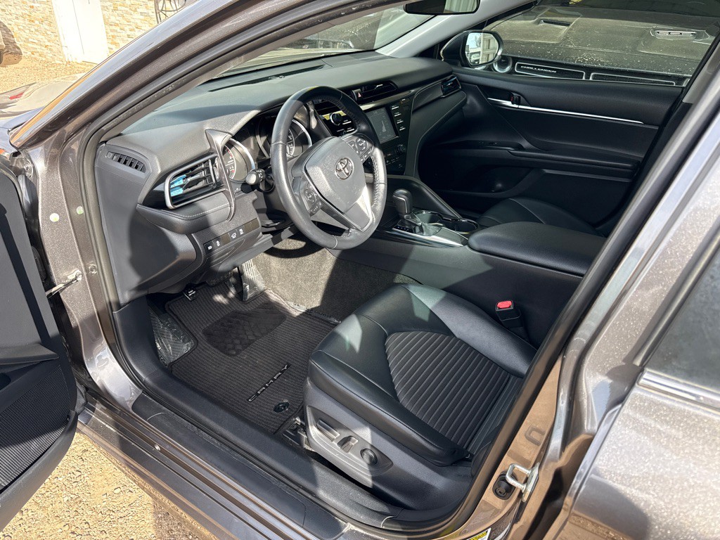 2019 Toyota Camry Image 9