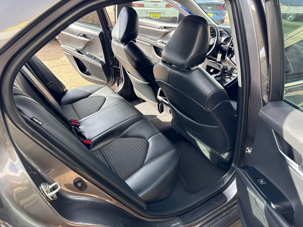 2019 Toyota Camry Image 12