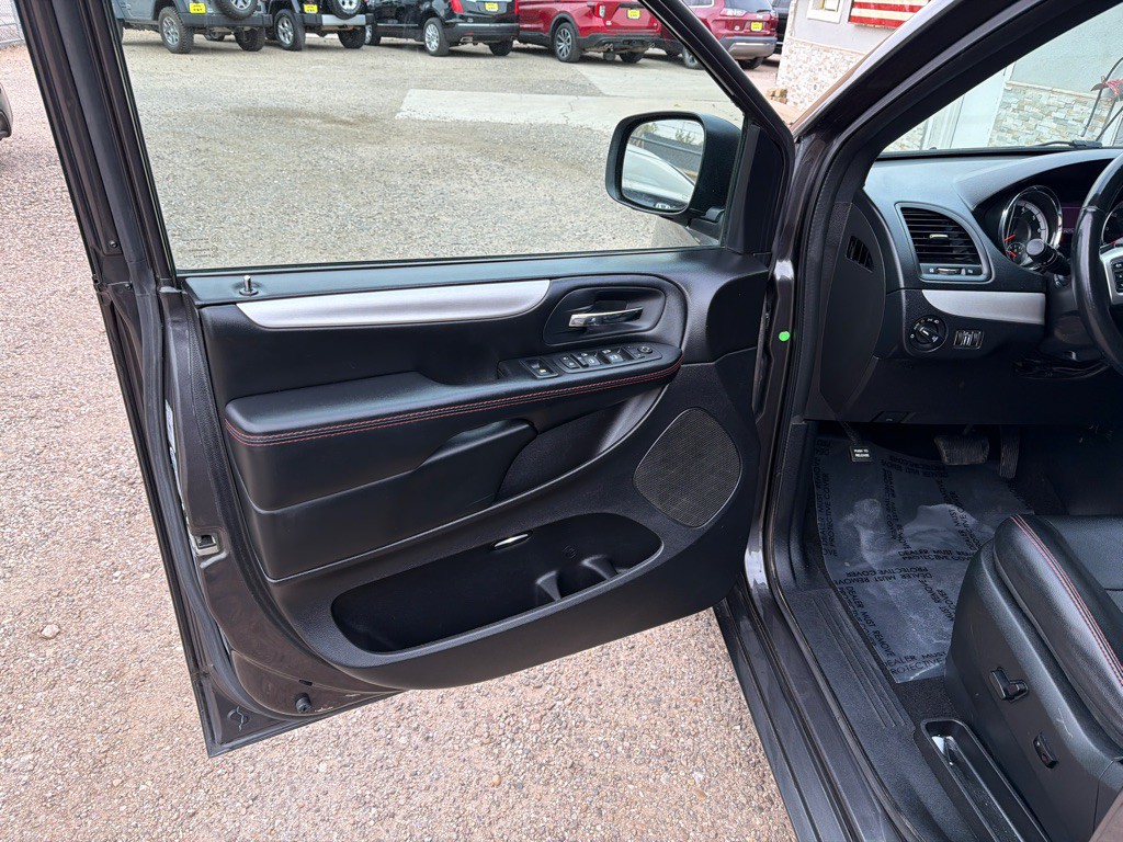 2017 Dodge Grand Caravan Image 11