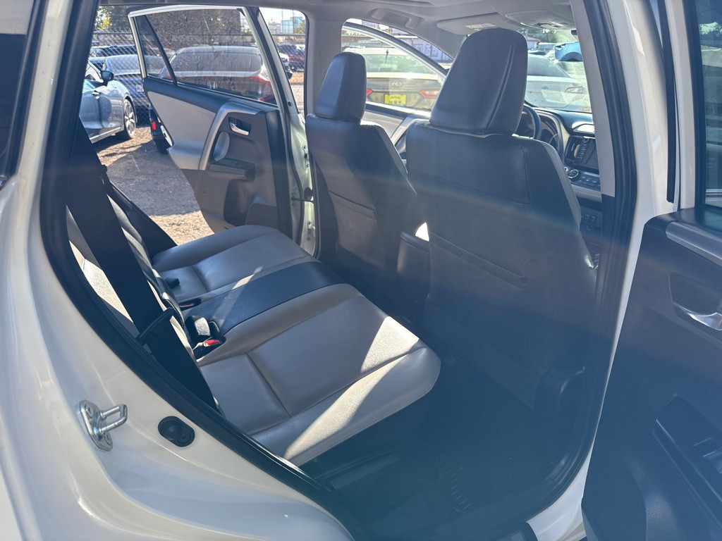 2016 Toyota Rav4 Image 12