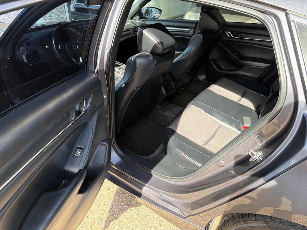 2018 Honda Accord Image 13