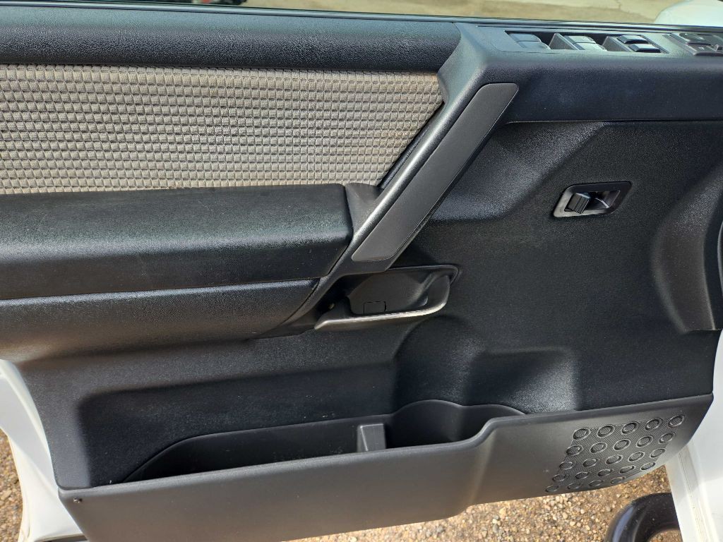 2012 Nissan Titan Image 9