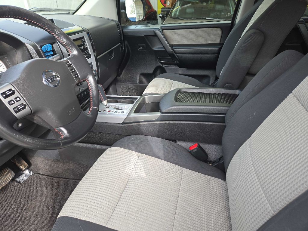 2012 Nissan Titan Image 10