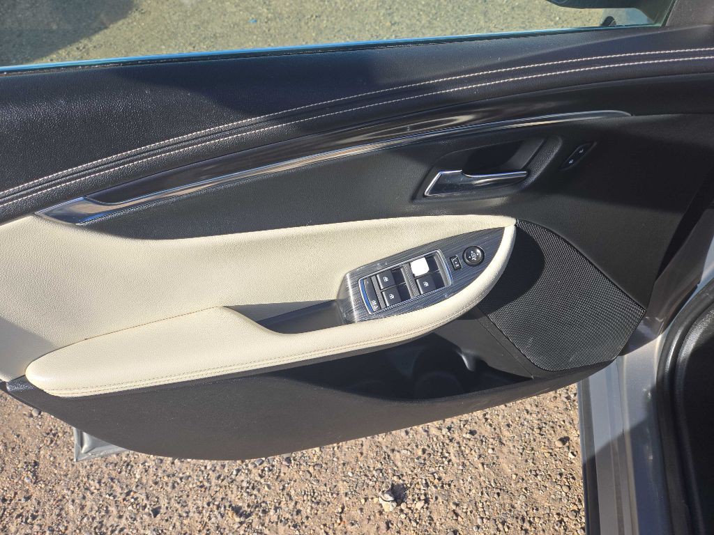 2017 Chevrolet Impala Image 10