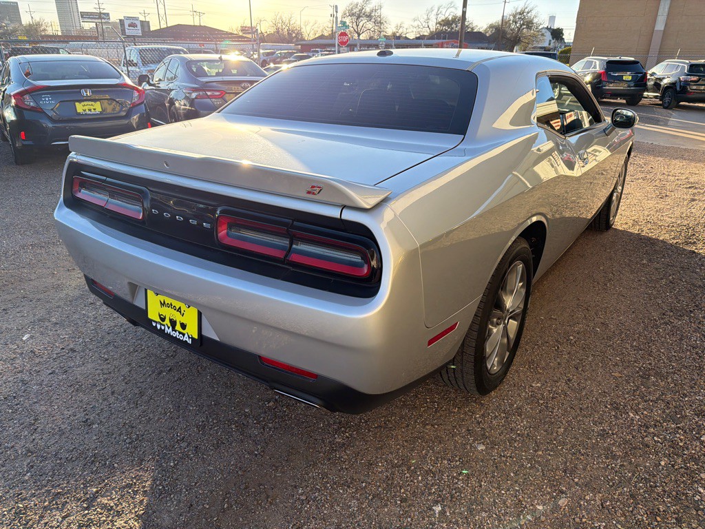 2021 Dodge Challenger Image 6