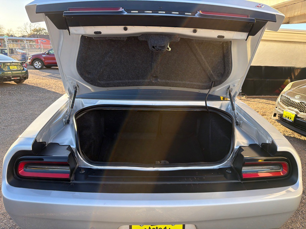 2021 Dodge Challenger Image 8