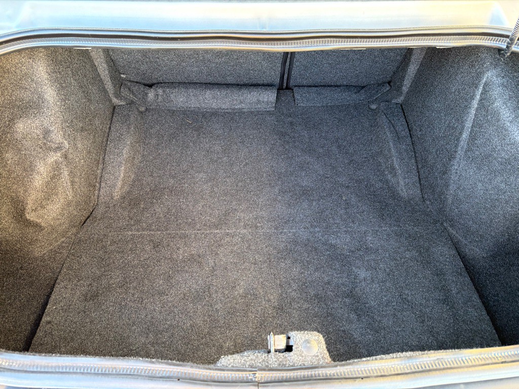 2021 Dodge Challenger Image 9