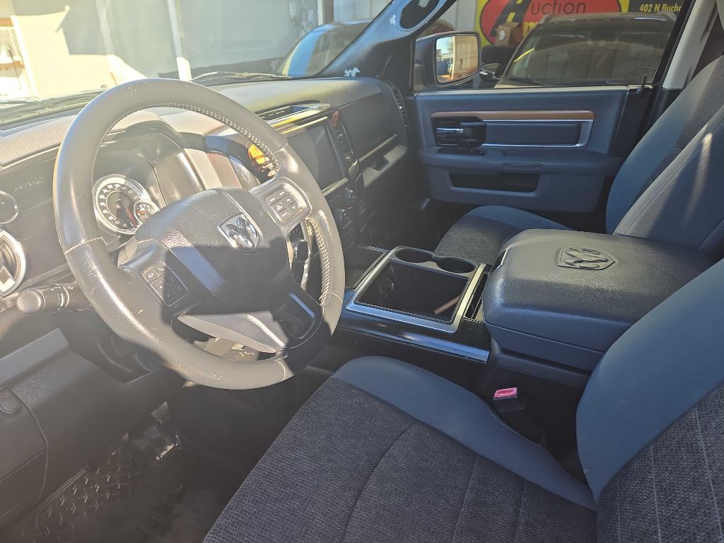 2015 RAM 1500 Image 9