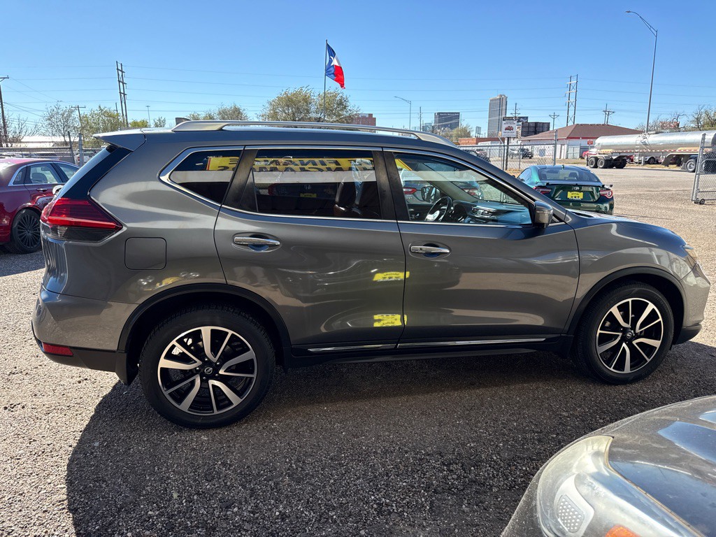 2017 Nissan Rogue Image 5