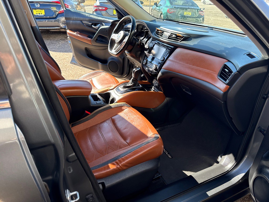 2017 Nissan Rogue Image 12