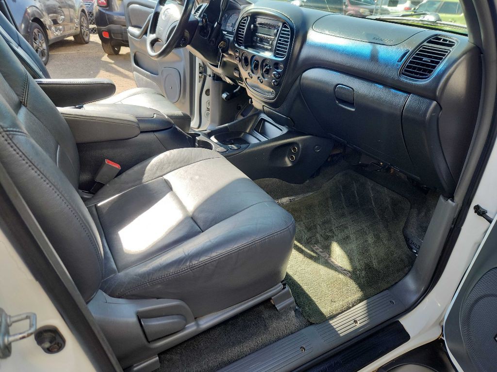 2004 Toyota Tundra Image 12