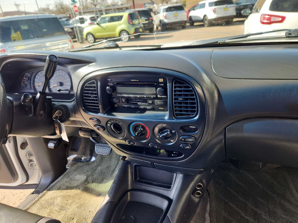 2004 Toyota Tundra Image 14