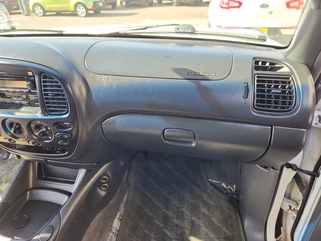 2004 Toyota Tundra Image 15