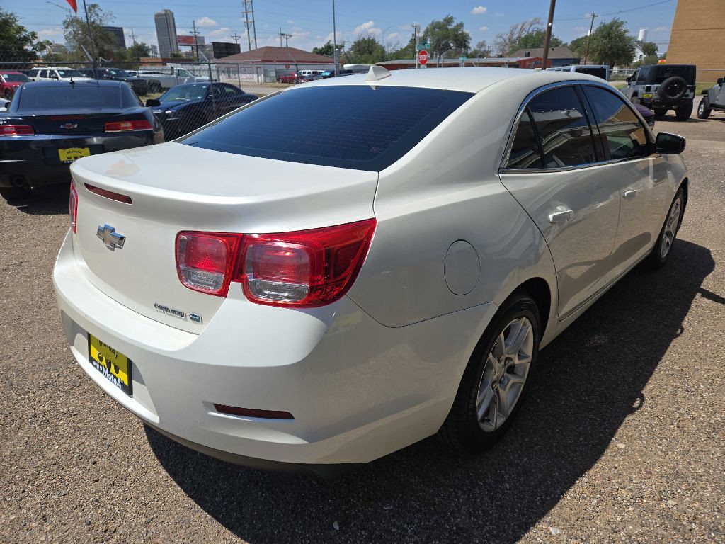 2013 Chevrolet Malibu Image 4