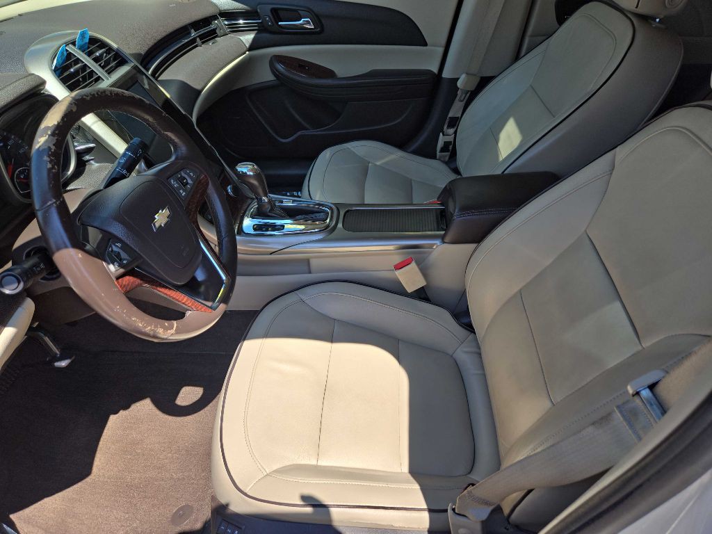 2013 Chevrolet Malibu Image 9
