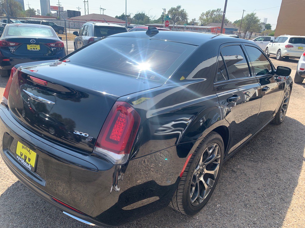 2015 Chrysler 300 Image 5