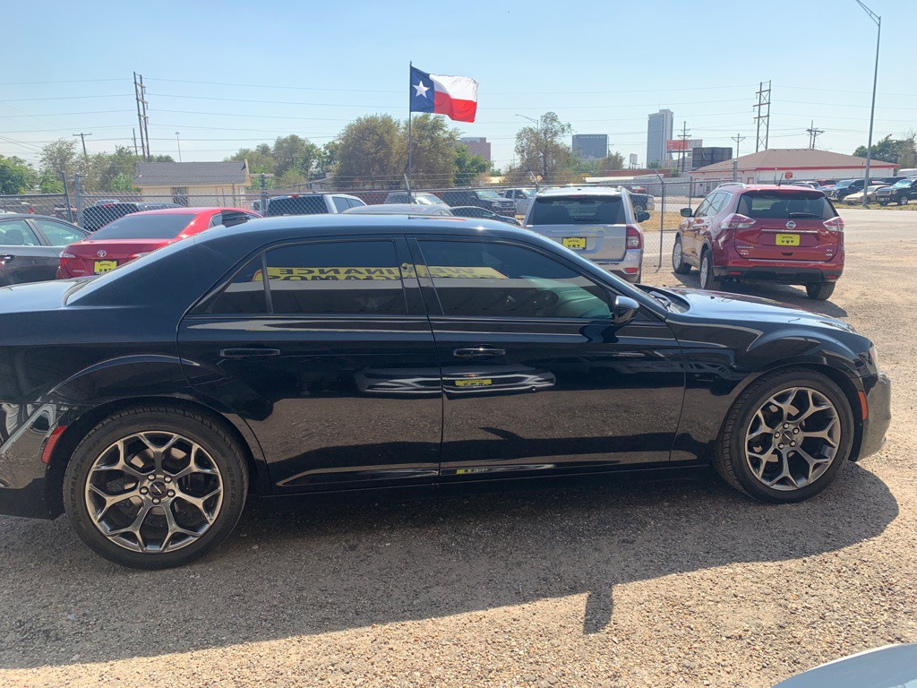 2015 Chrysler 300 Image 6