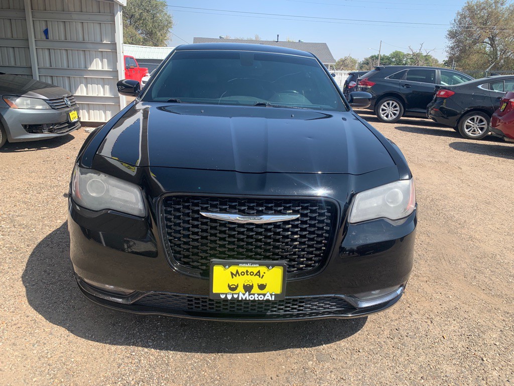 2015 Chrysler 300 Image 8