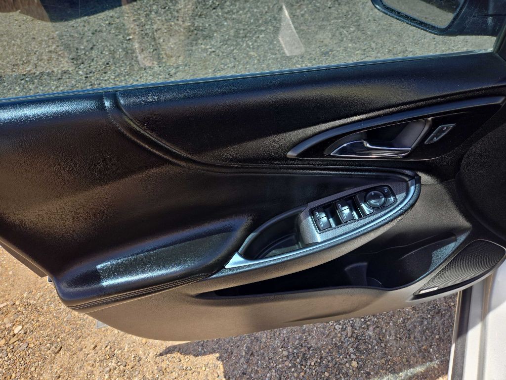 2018 Chevrolet Malibu Image 12