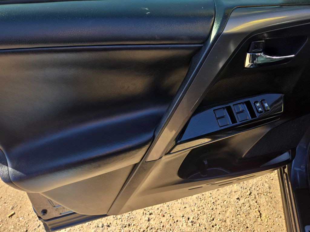 2018 Toyota Rav4 Image 11