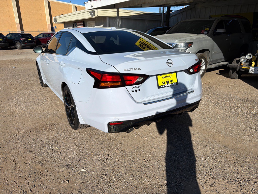 2023 Nissan Altima Image 8
