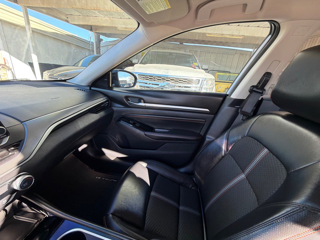 2023 Nissan Altima Image 15