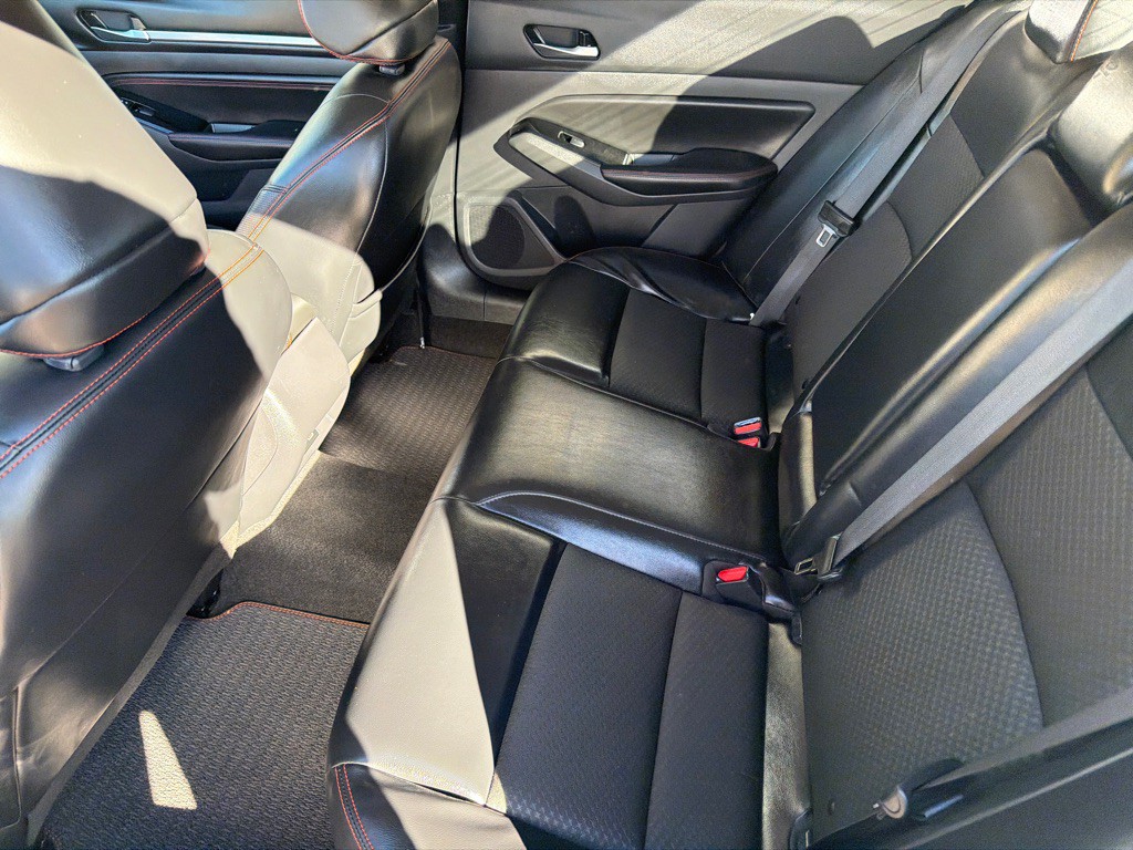 2023 Nissan Altima Image 17