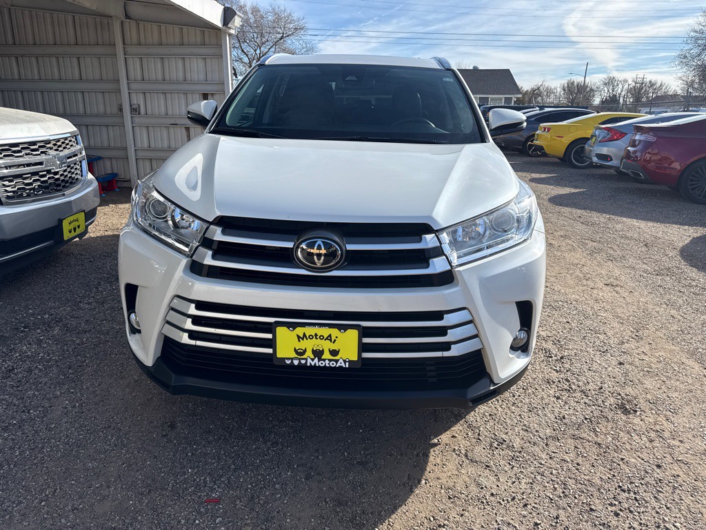 2017 Toyota Highlander Image 3