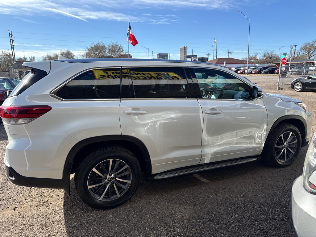 2017 Toyota Highlander Image 5