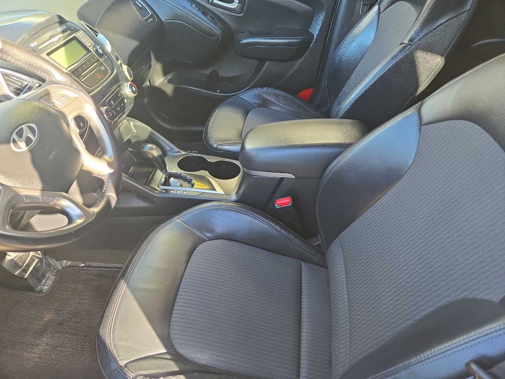 2011 Hyundai Tucson Image 9