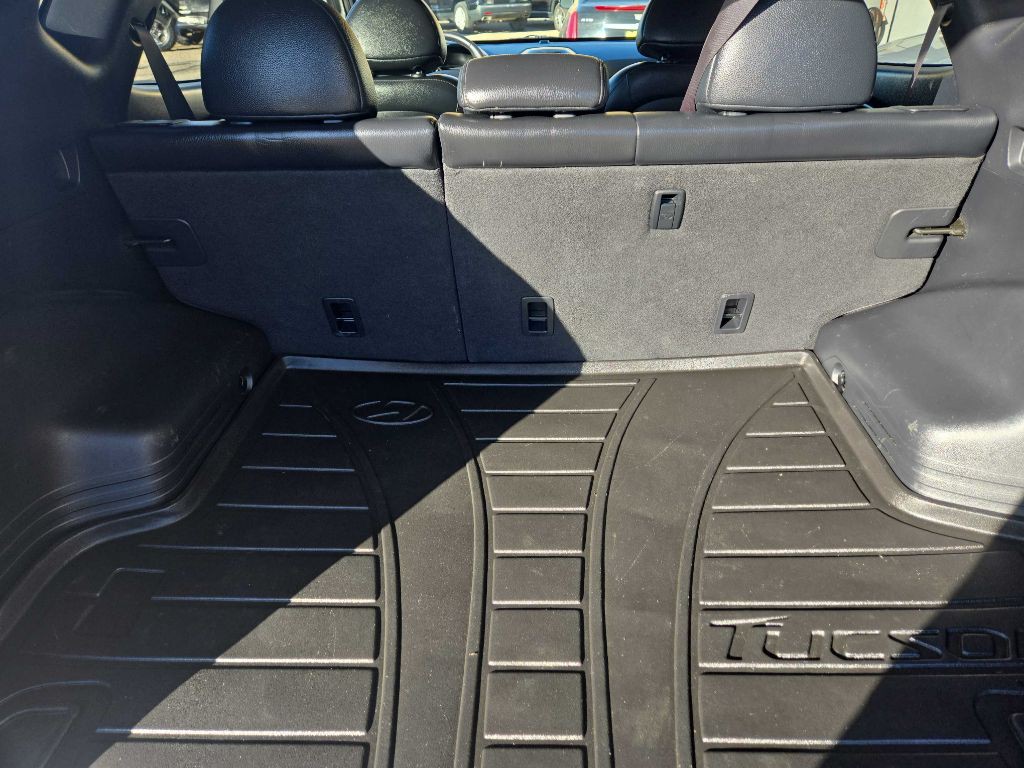 2011 Hyundai Tucson Image 14